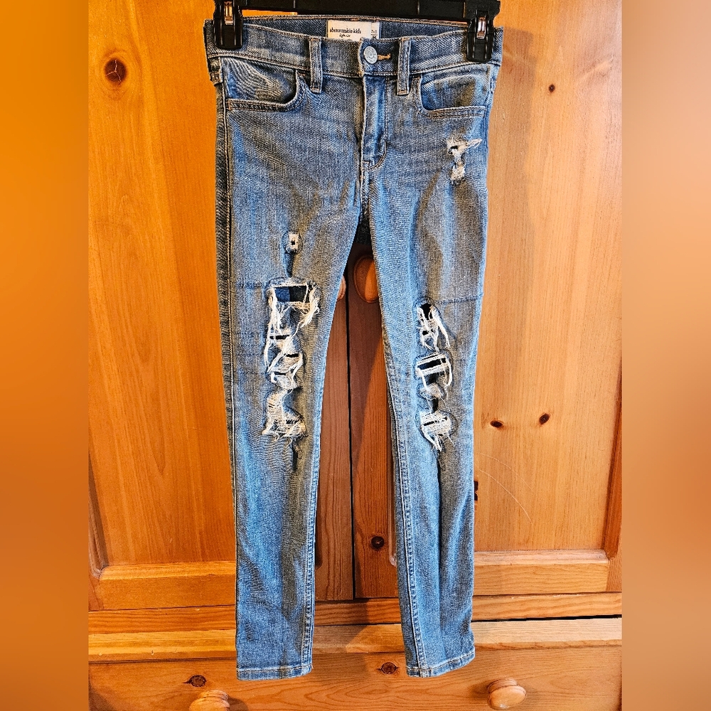 Abercrombie Kids Highrise Distressed Jeggings SIZE 7/8